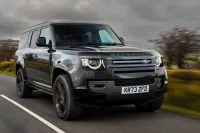 land-rover-defender-v8-130-review-2023-01-tracking-front.webp